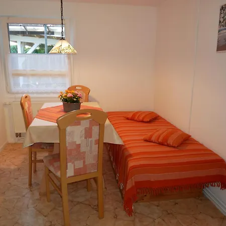 Just Mit Garten Und Carport *