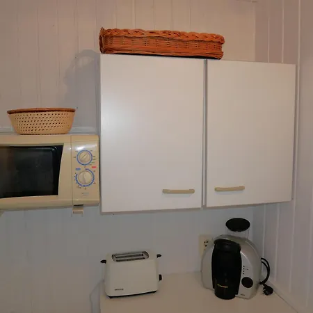 Just Mit Garten Und Carport Apartman